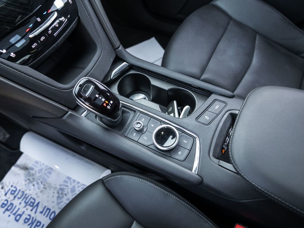 Used 2022 Cadillac XT6 Premium Luxury image 25