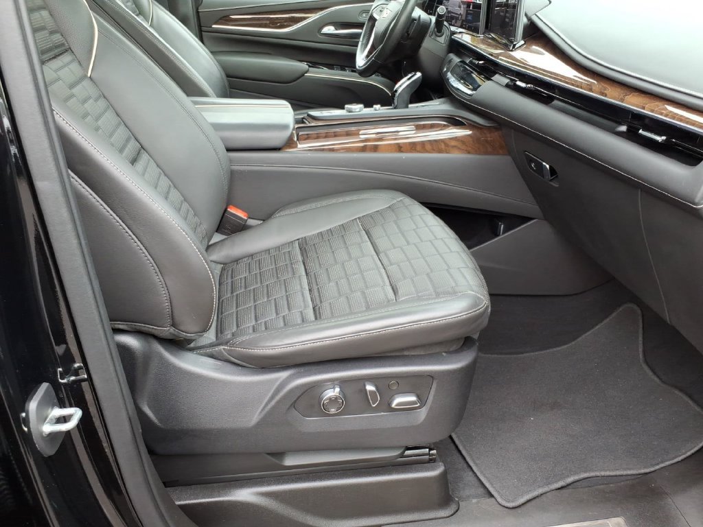Used 2021 Cadillac Escalade Premium Luxury Platinum AWD/4WD image 8