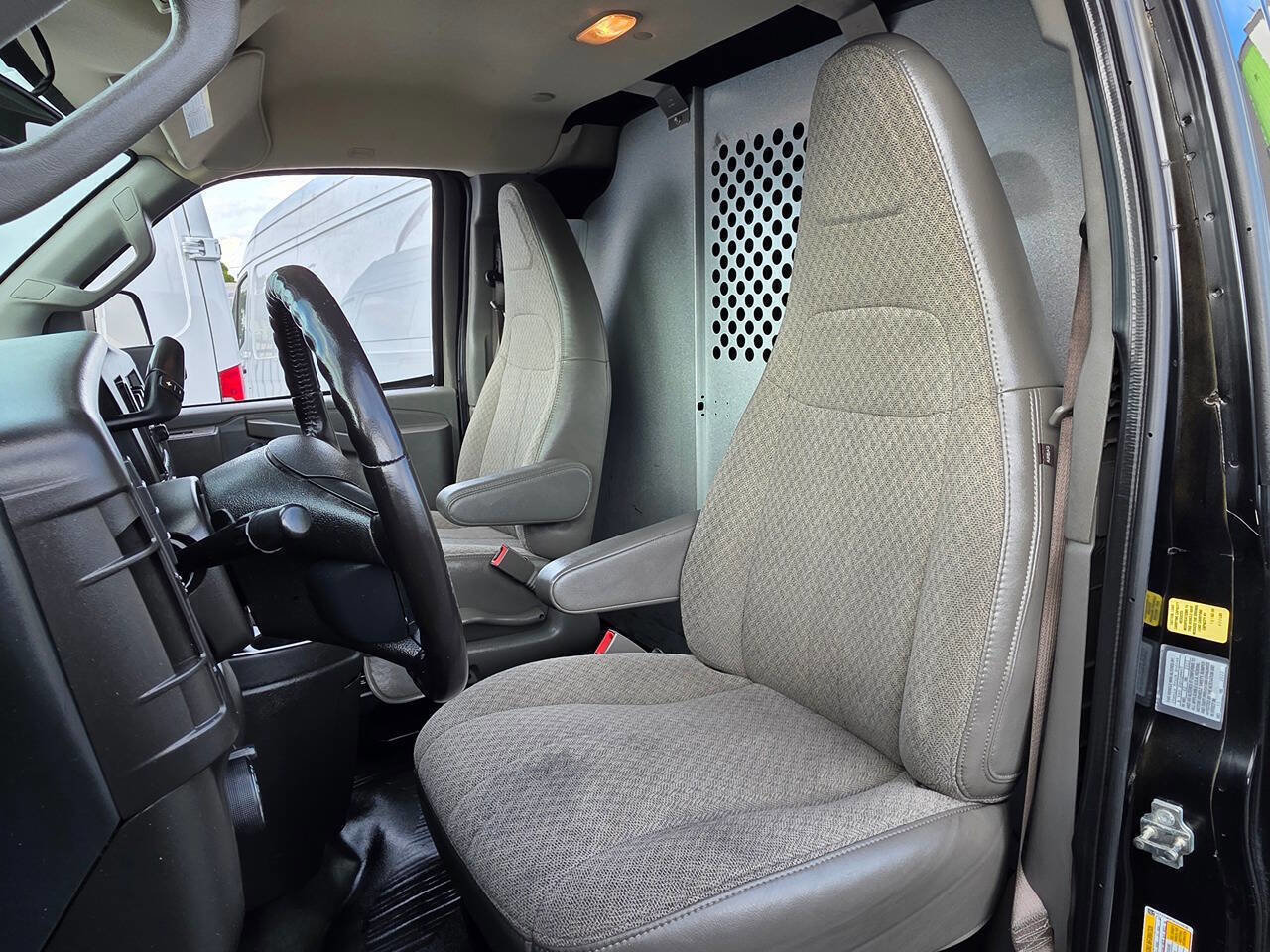 Used 2023 GMC Savana 3500 Extended w/ Driver Convenience Package image 11