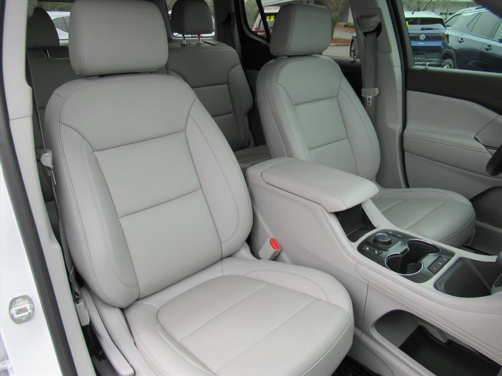 Used 2023 GMC Acadia SLT image 9