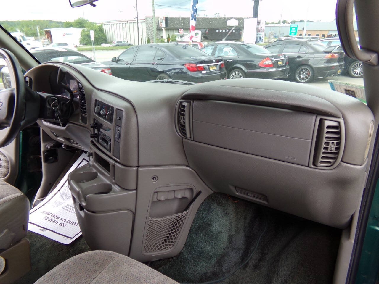 Used 1998 Chevrolet Astro w/ Convenience Group RWD image 38