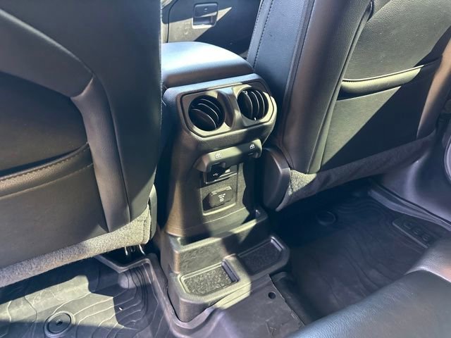 Used 2020 Jeep Wrangler Unlimited Sahara image 14