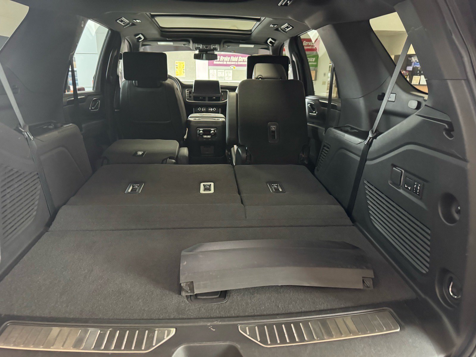Used 2023 GMC Yukon AT4 w/ Max Trailering Package AWD/4WD image 10