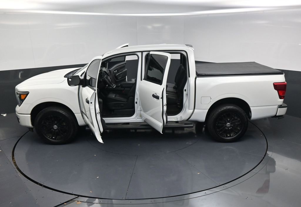 Used 2019 Nissan Titan SL w/ Midnight Edition image 29