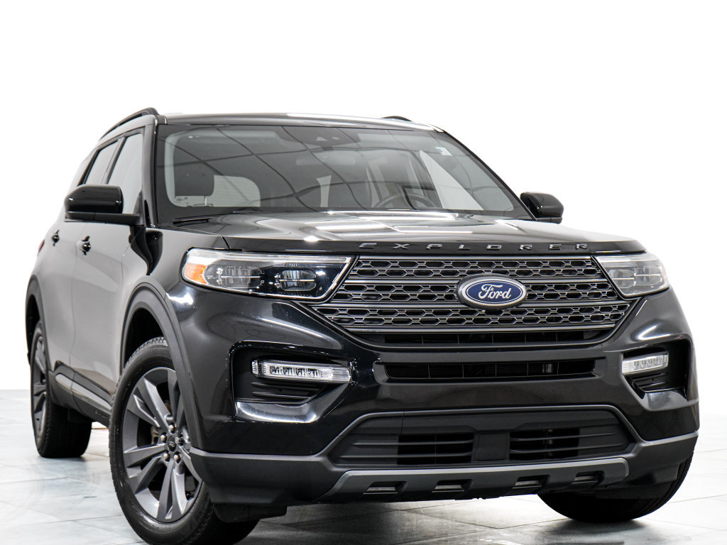 Certified 2024 Ford Explorer XLT w/ Equipment Group 202A AWD/4WD image 3