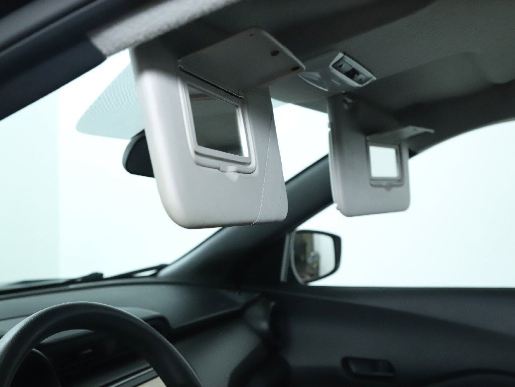 Used 2019 Nissan Kicks S image 19