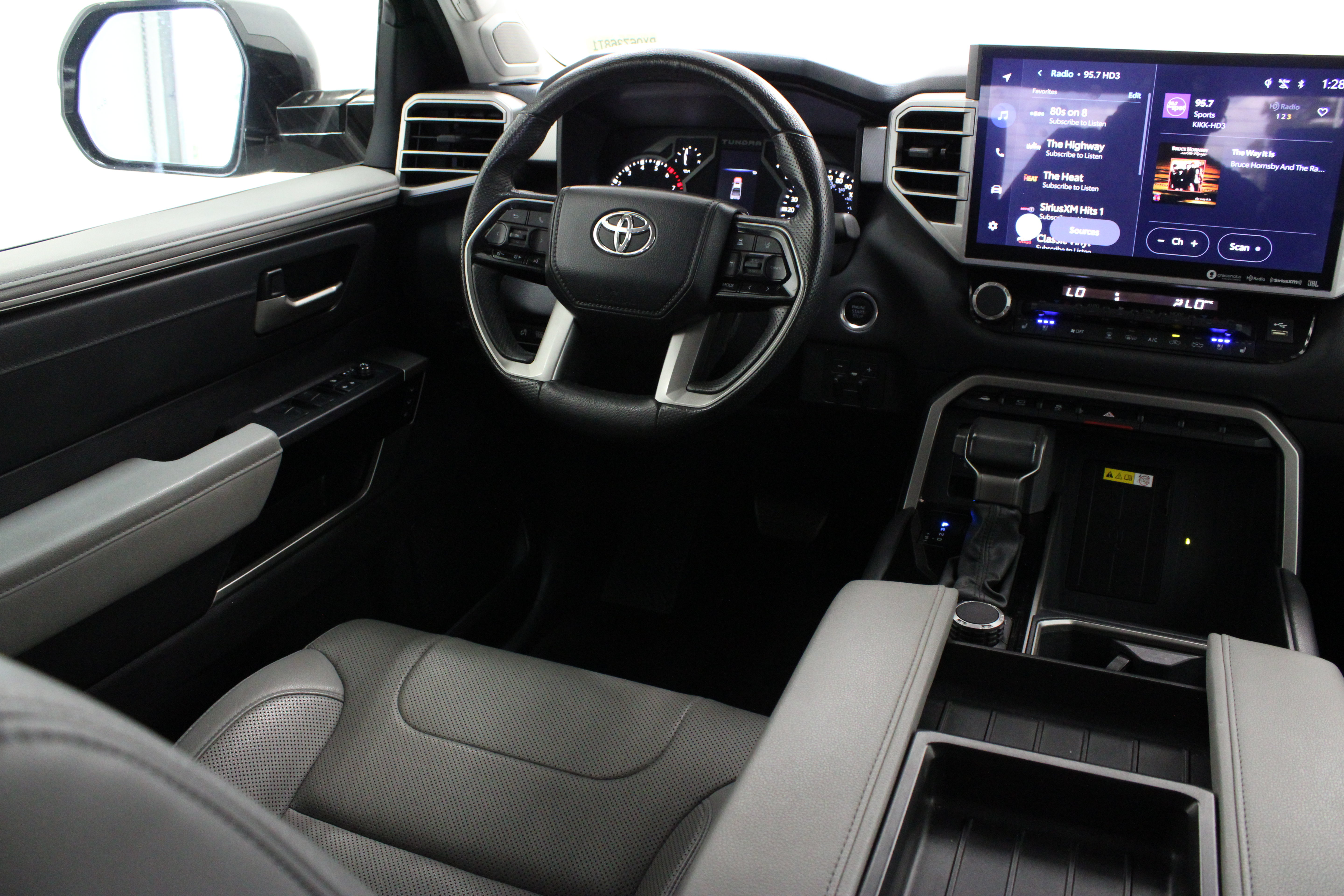 Used 2023 Toyota Tundra Limited AWD/4WD image 35