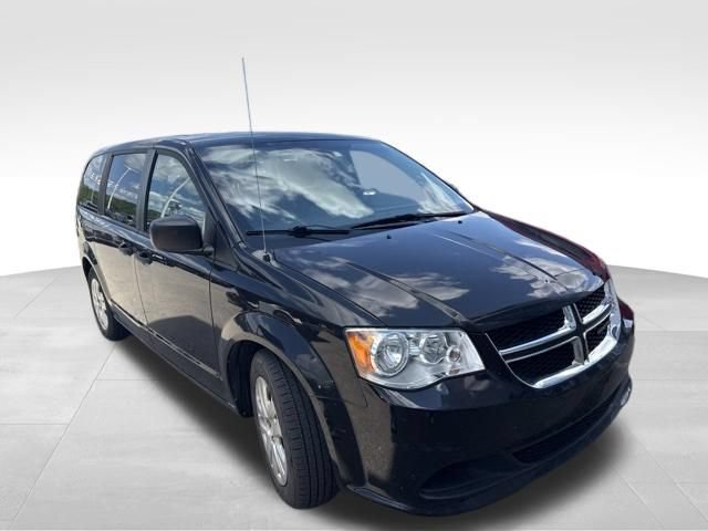 Used 2020 Dodge Grand Caravan SE w/ UConnect Hands-Free Group FWD image 3