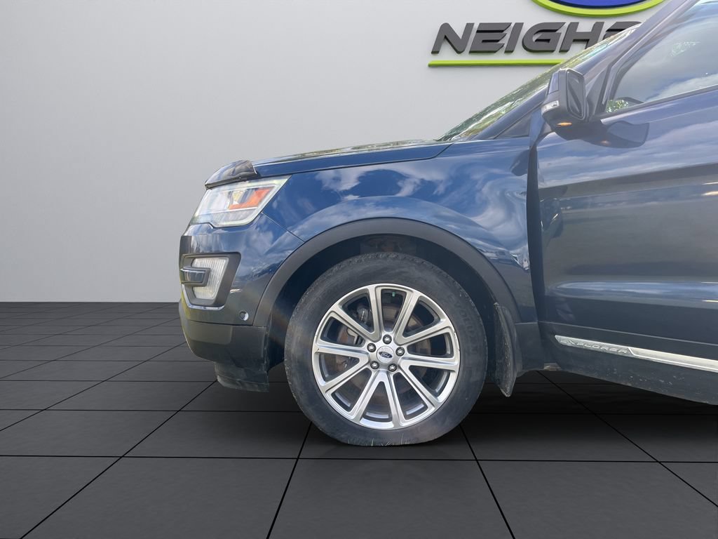 Used 2017 Ford Explorer Limited w/ Equipment Group 301A AWD/4WD image 34