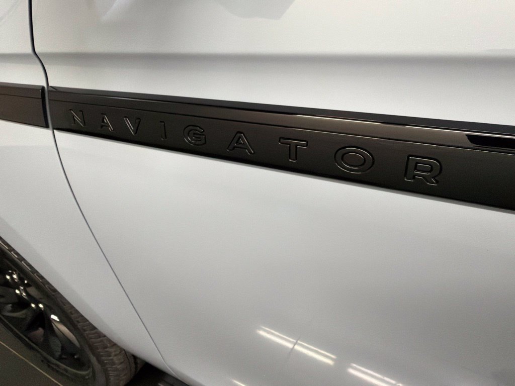 Used 2027 Lincoln Navigator Reserve w/ Jet Appearance Package AWD/4WD image 48