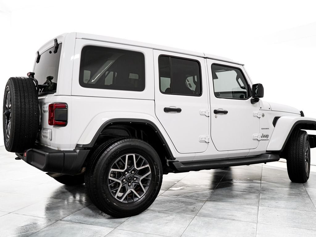 Used 2024 Jeep Wrangler Unlimited Sahara AWD/4WD image 7