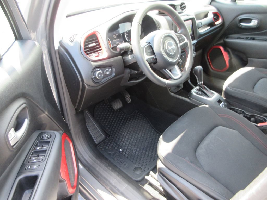 Used 2023 Jeep Renegade Trailhawk w/ Sun/Sound Group AWD/4WD image 13