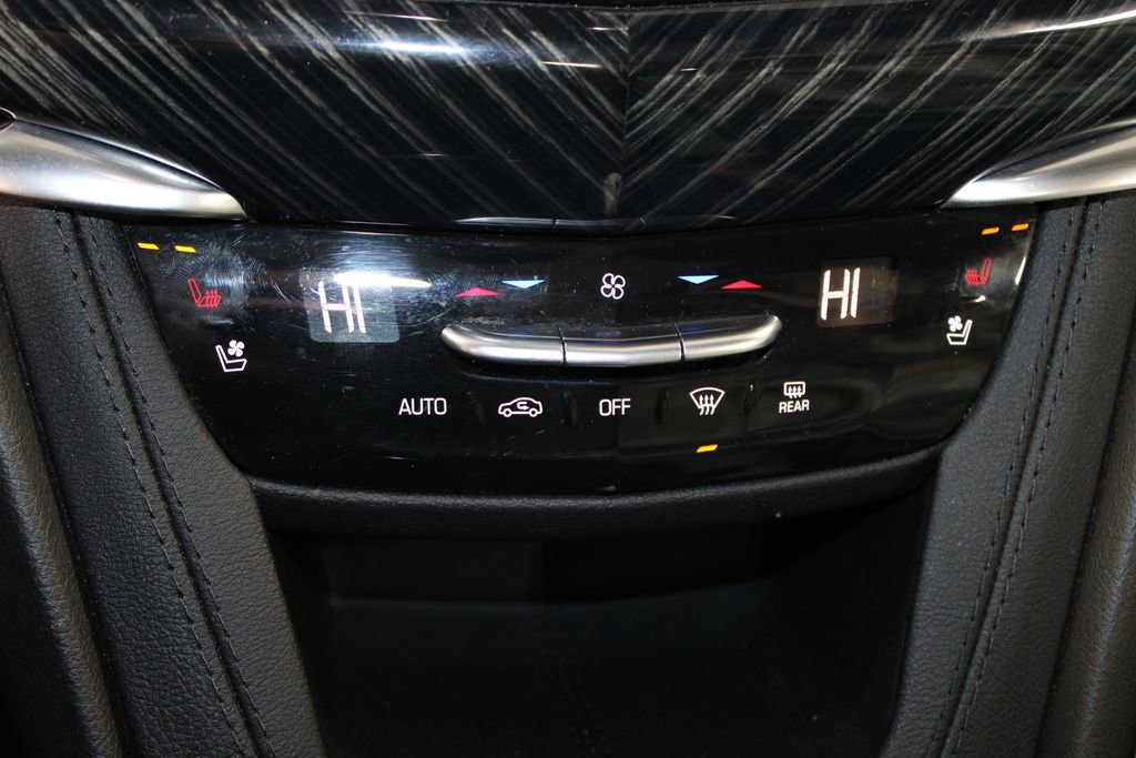 Used 2024 Cadillac XT6 Premium Luxury image 32