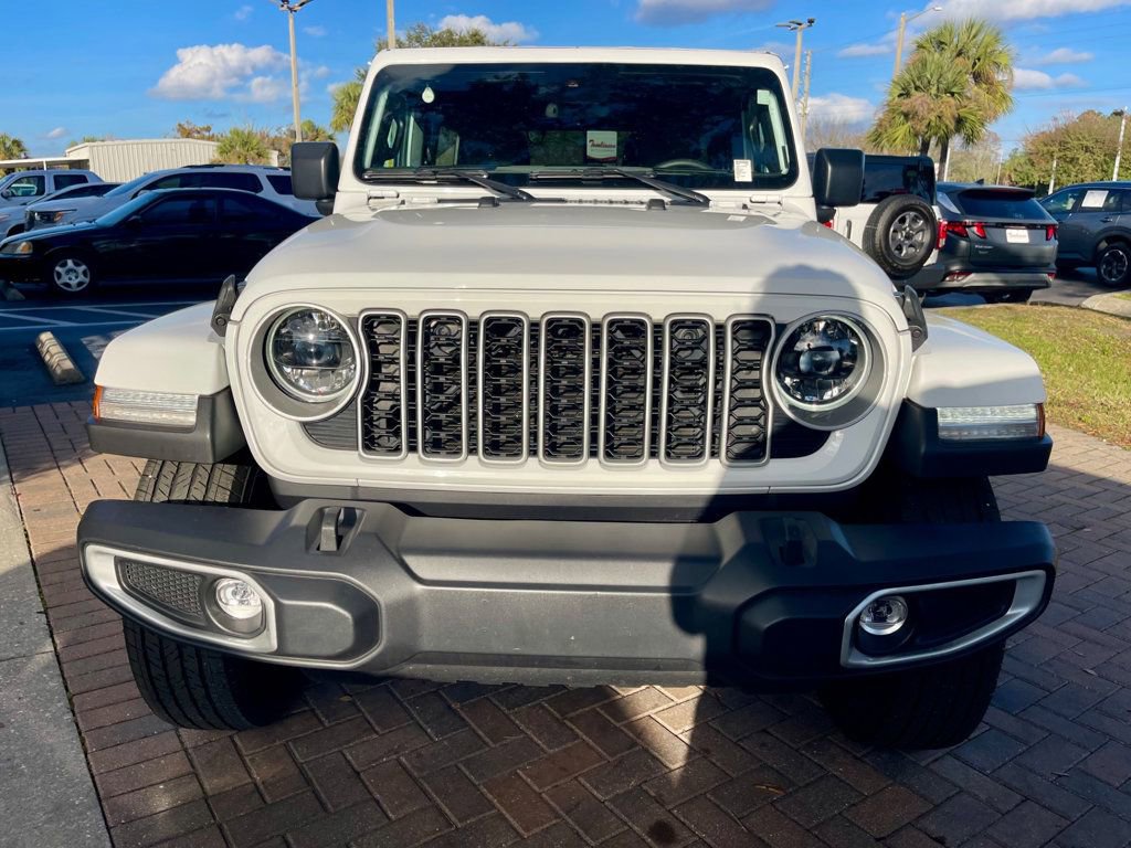 Used 2025 Jeep Wrangler Unlimited Sahara image 9