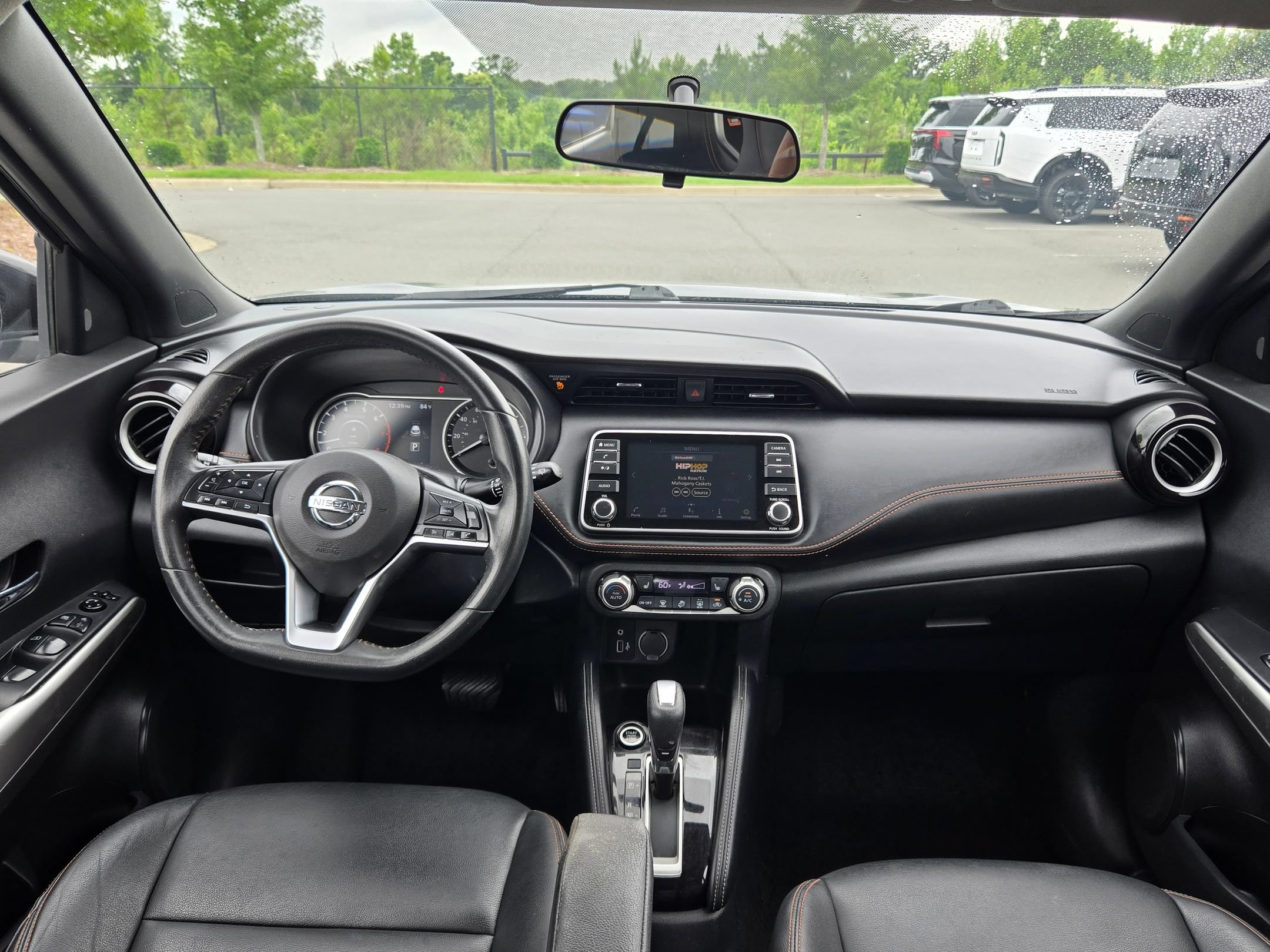Used 2019 Nissan Kicks SR w/ SR Premium Package FWD image 10