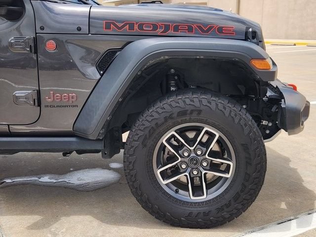Used 2024 Jeep Gladiator Mojave w/ Convenience Group AWD/4WD image 8