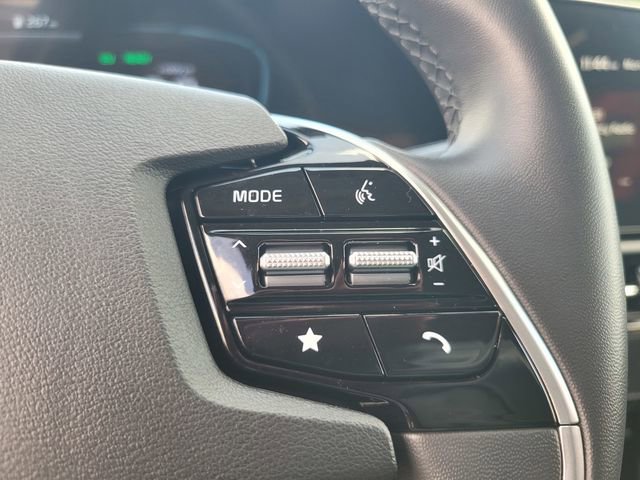 Used 2024 Kia Niro EX Touring FWD image 26