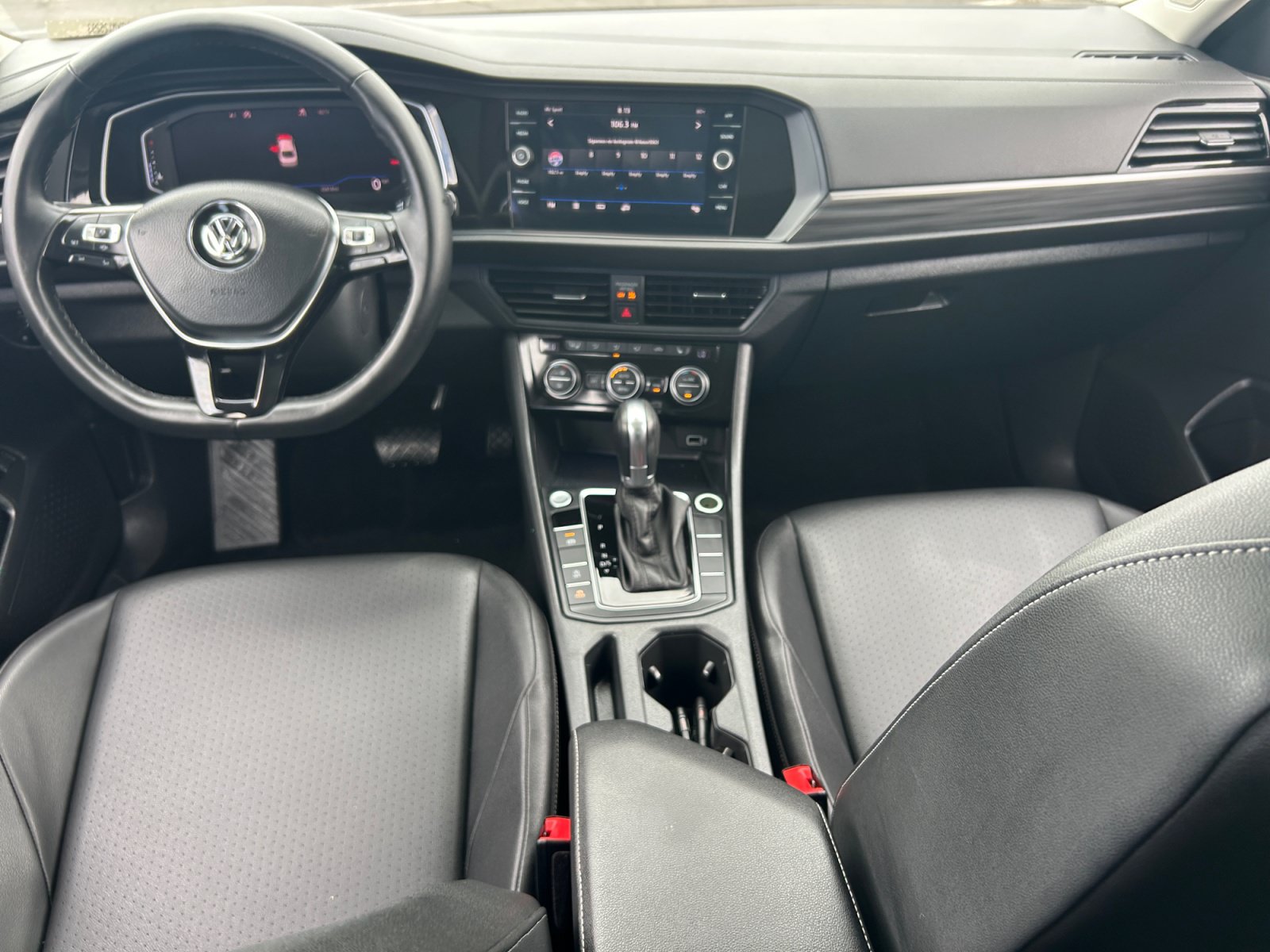 Used 2019 Volkswagen Jetta SEL w/ Cold Weather Package FWD image 19
