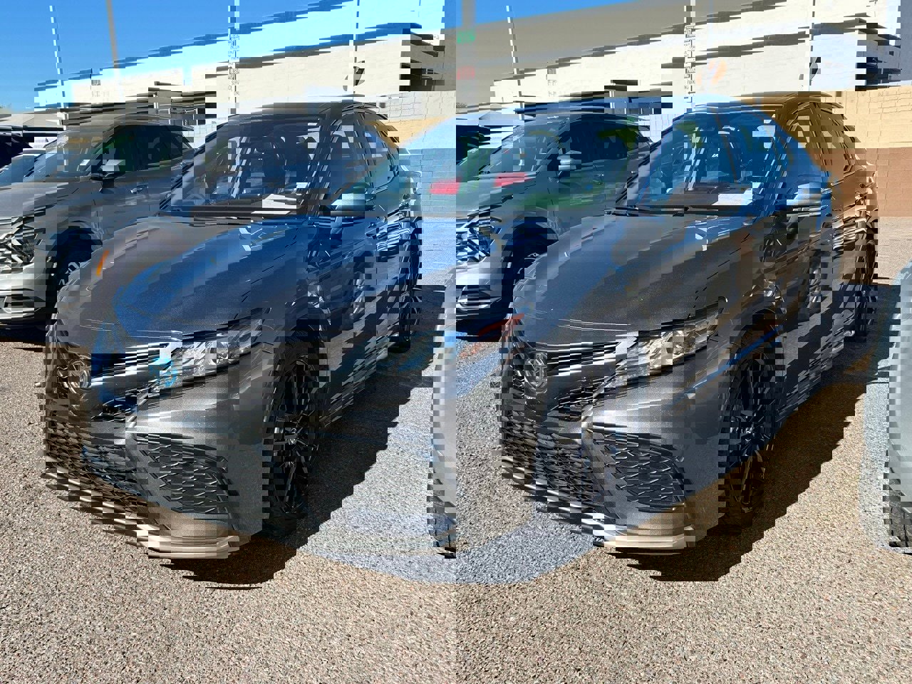 Used 2022 Toyota Camry XSE image 3