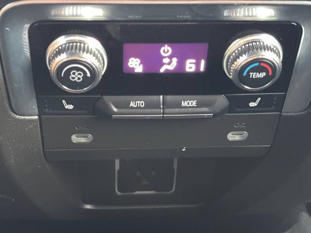 Used 2021 GMC Yukon XL Denali w/ Denali Premium Package RWD image 32