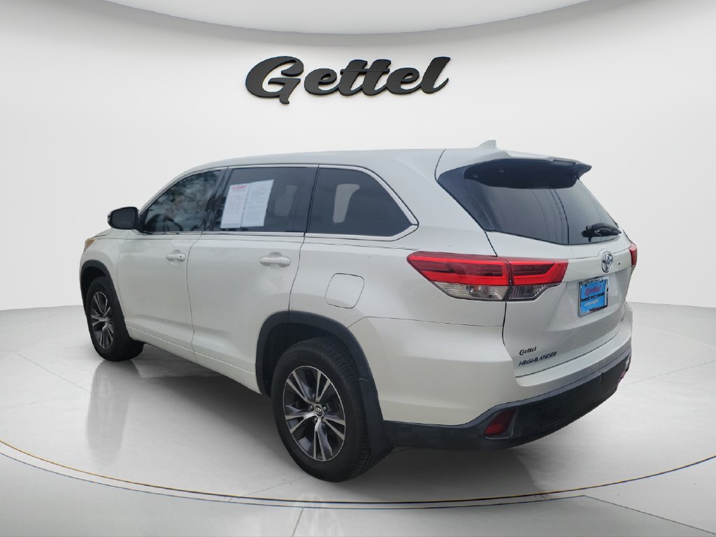 Used 2018 Toyota Highlander Plus FWD image 10