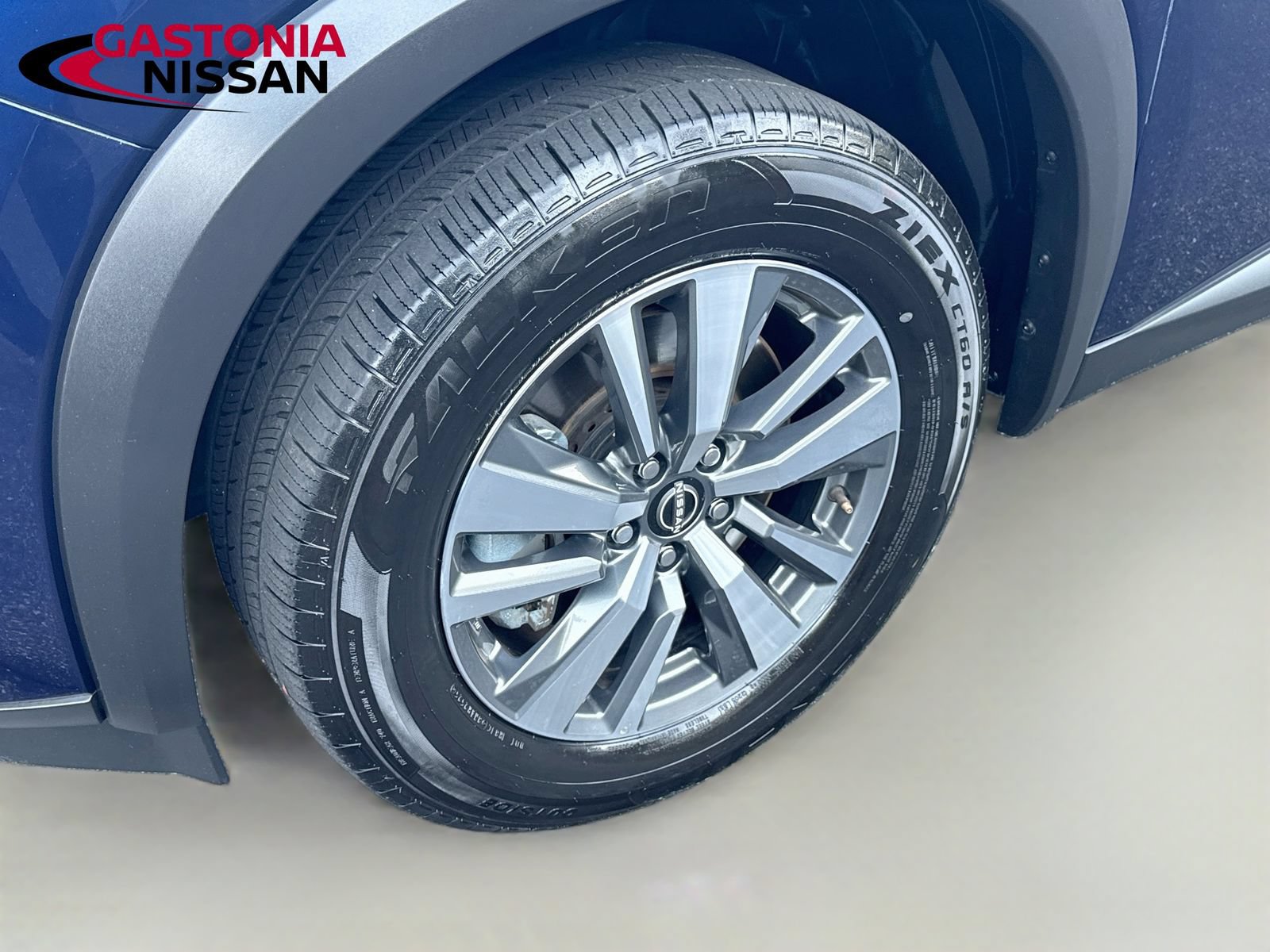 Used 2025 Nissan Pathfinder SL FWD image 39
