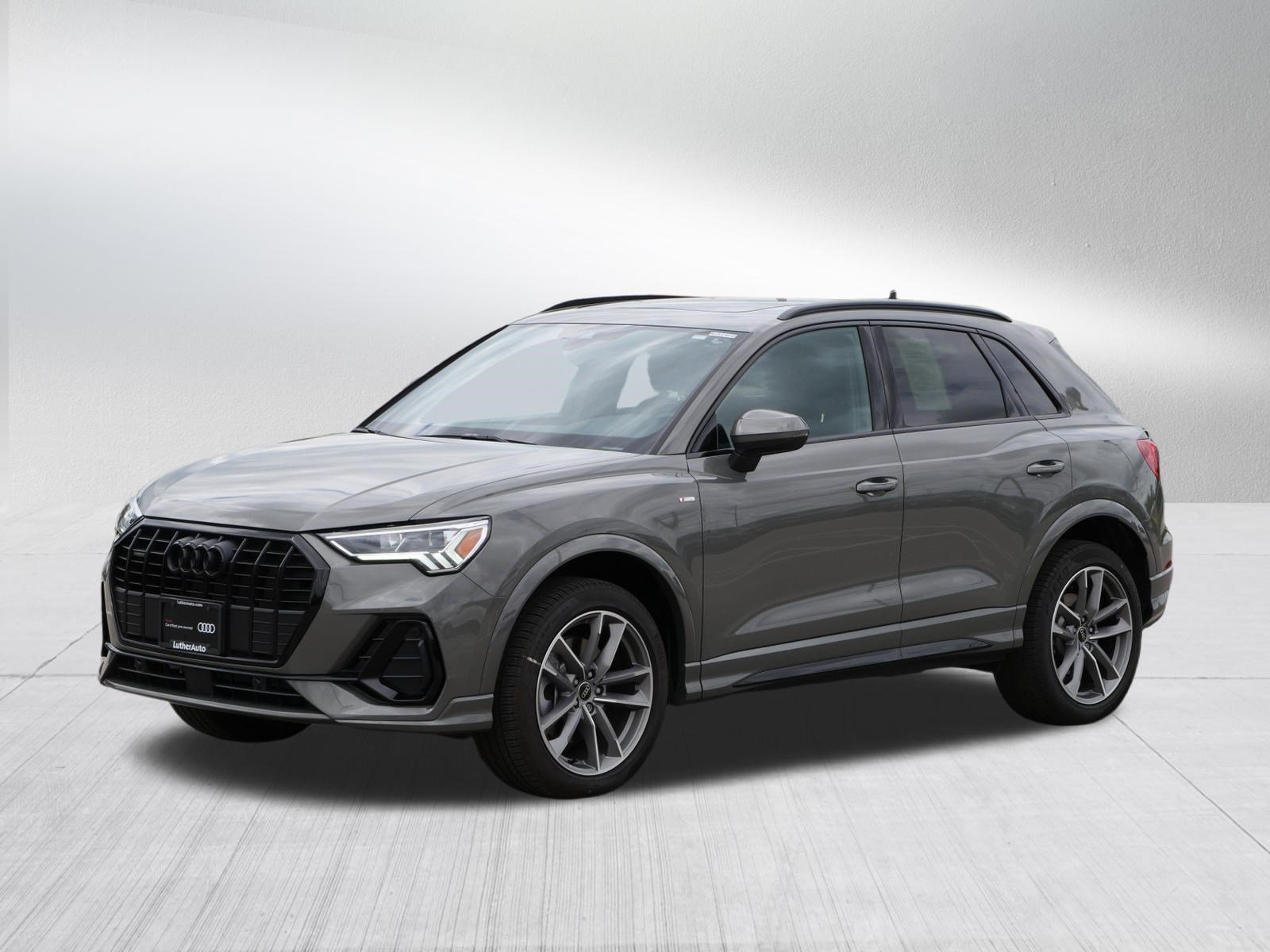 Certified 2025 Audi Q3 2.0T Premium w/ Convenience Package AWD/4WD image 3