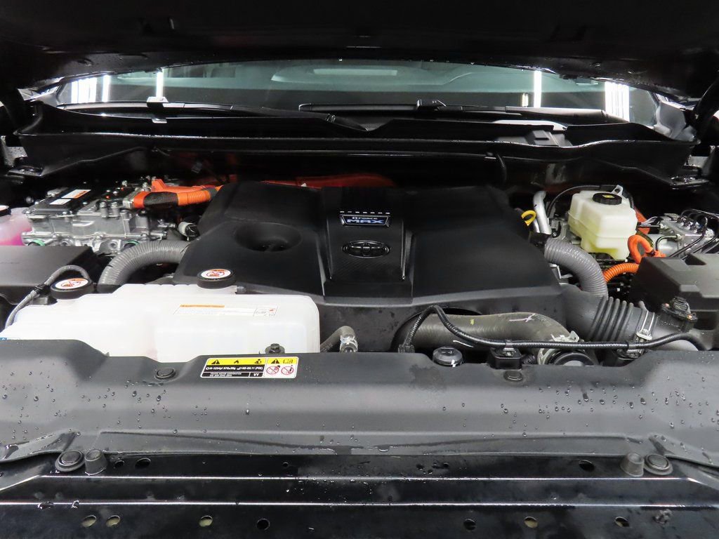 Used 2025 Toyota Sequoia SR5 image 27