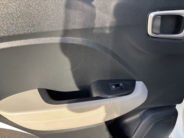 Used 2024 Hyundai Venue SEL image 30