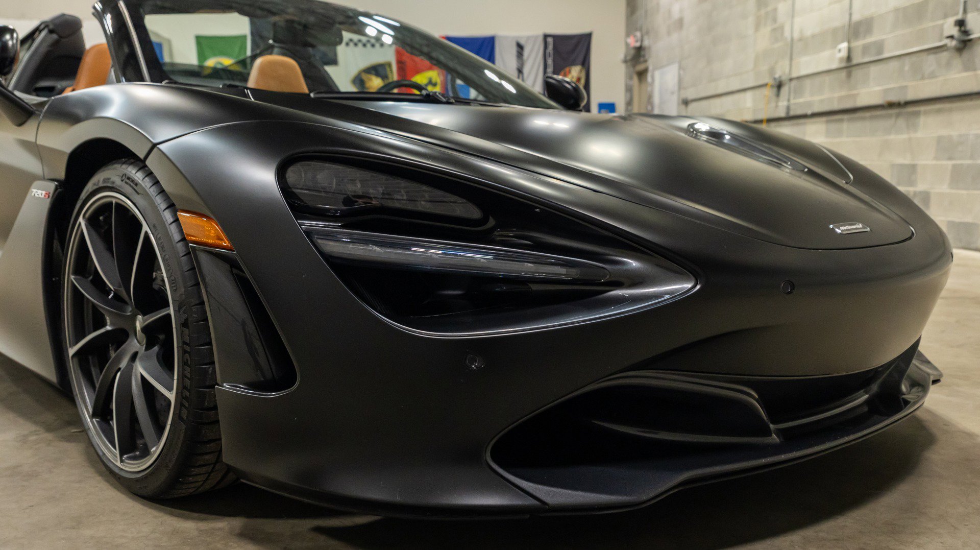 Used 2020 McLaren 720S Spider image 18