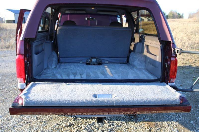 Used 1996 Ford Bronco XLT image 9