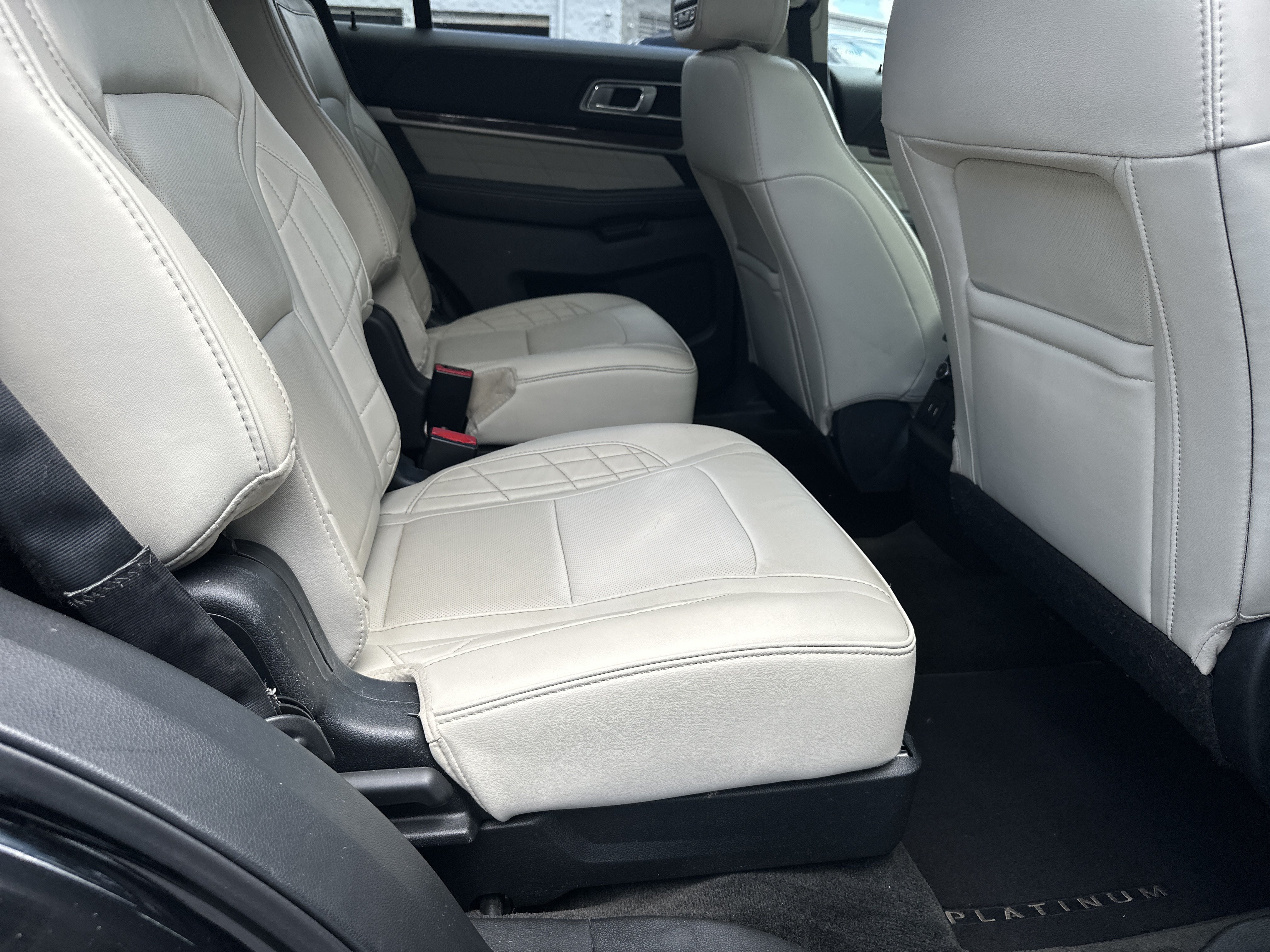 Used 2017 Ford Explorer Platinum AWD/4WD image 17