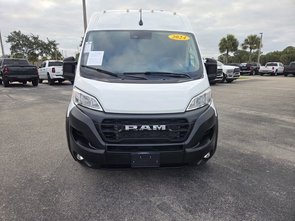 Used 2024 RAM ProMaster 2500 w/ Convenience Group FWD image 3