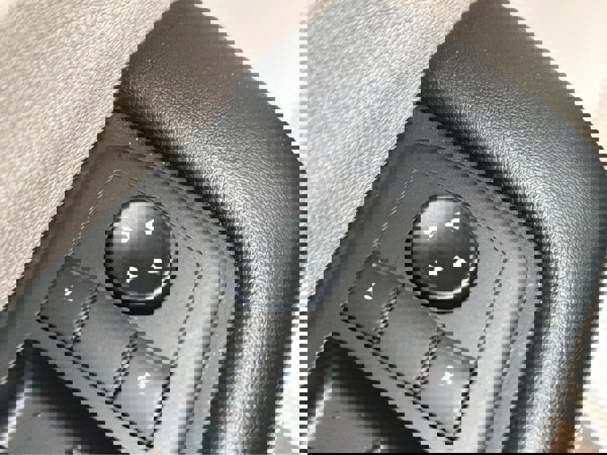 Used 2021 Chrysler Pacifica Touring-L image 33