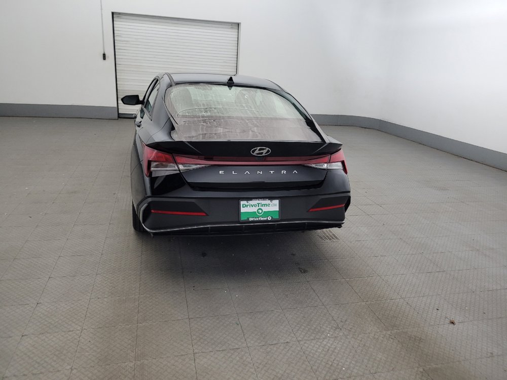 Used 2024 Hyundai Elantra SEL FWD image 6