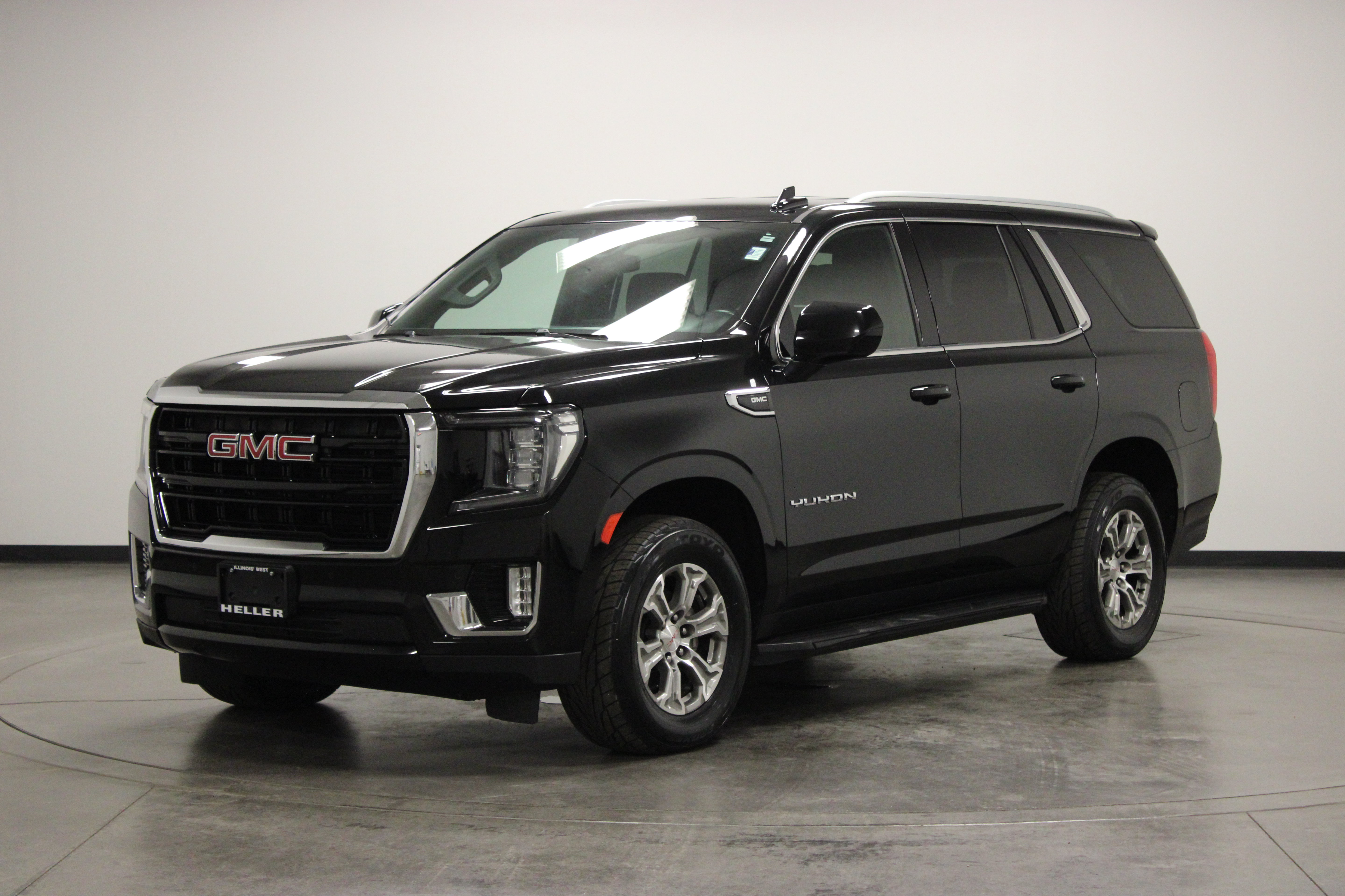 Used 2023 GMC Yukon SLE AWD/4WD image 4
