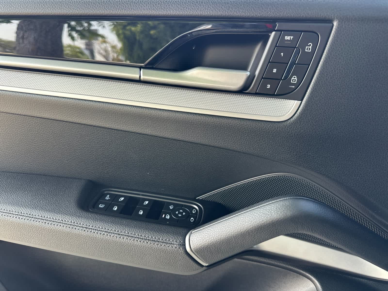 New 2025 Porsche Cayenne S AWD/4WD image 12
