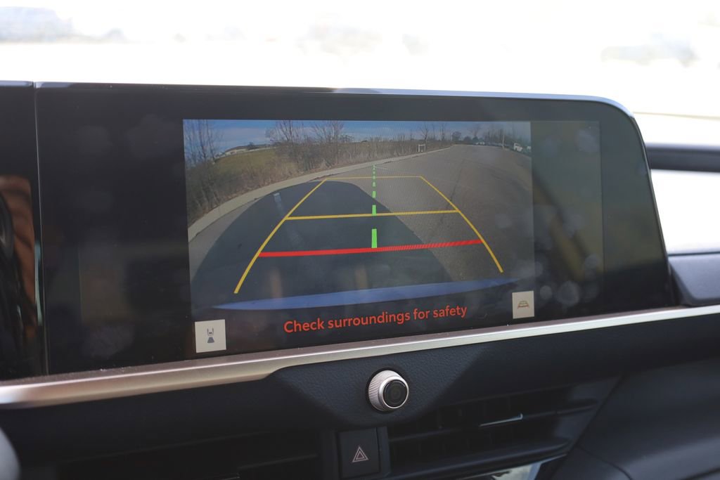 Used 2023 Toyota Crown XLE image 25