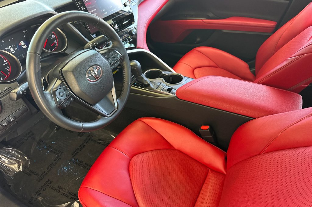 Used 2022 Toyota Camry XSE FWD image 10