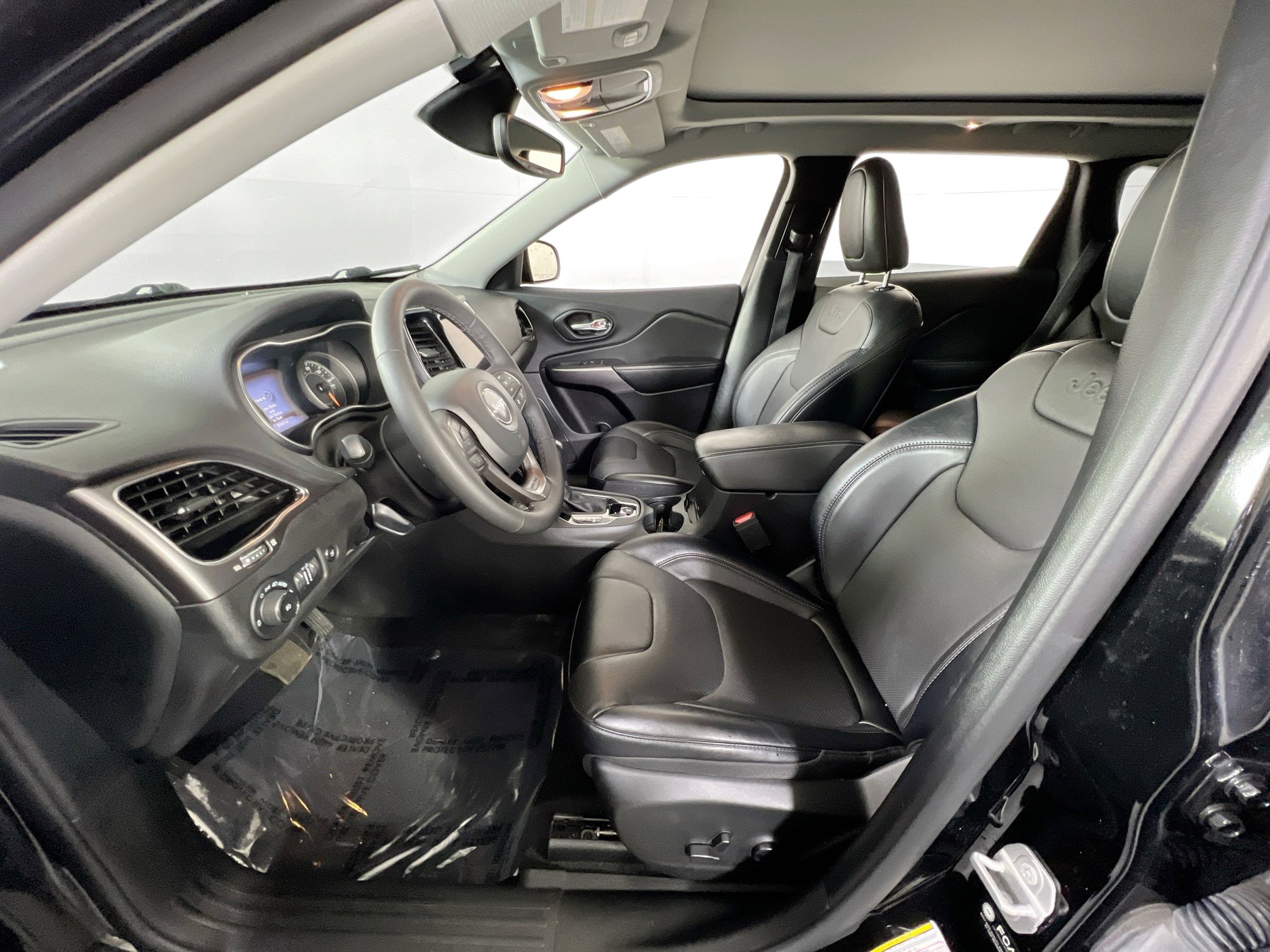 Used 2022 Jeep Cherokee Limited image 20