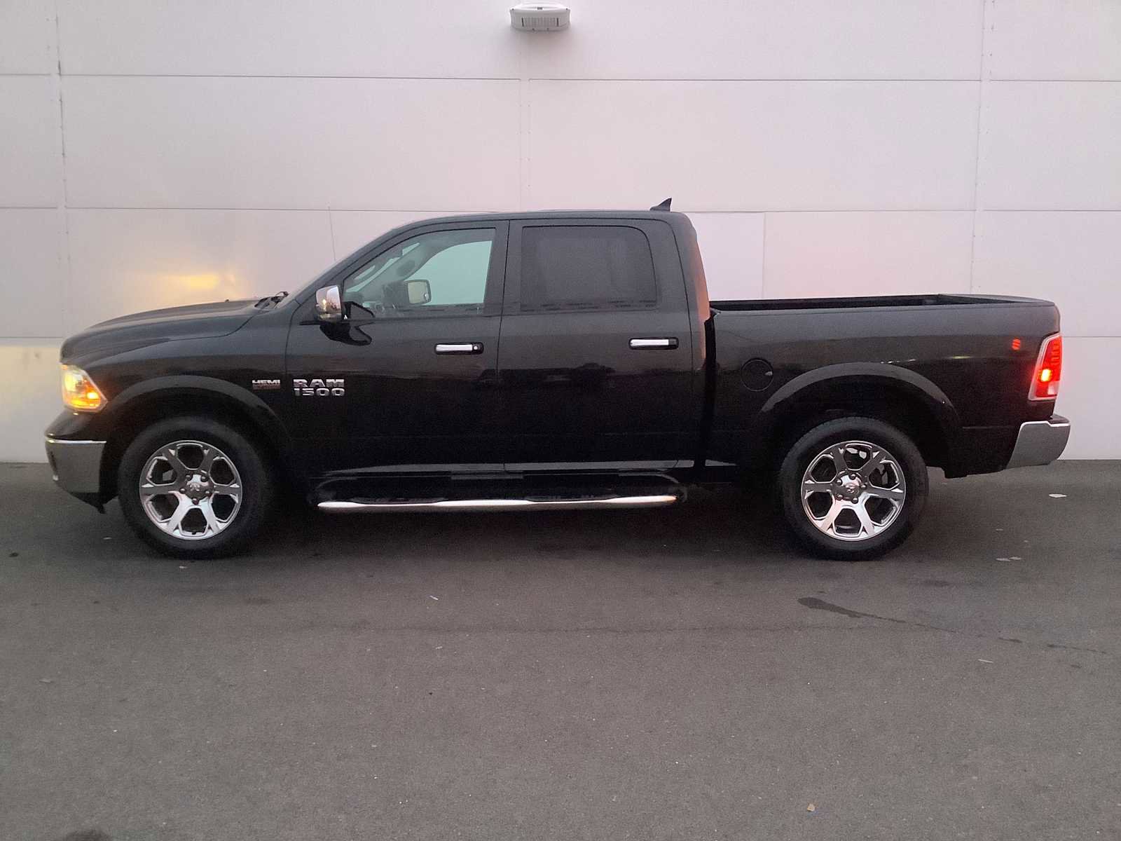 Used 2017 RAM 1500 Laramie image 3