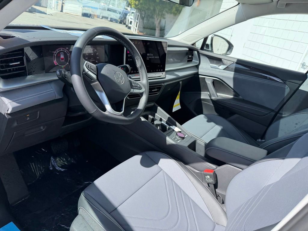 New 2026 Volkswagen Tiguan SE AWD/4WD image 2