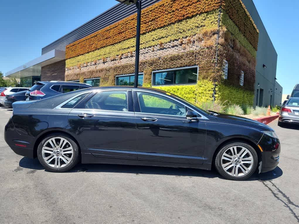 Used 2013 Lincoln MKZ FWD image 9