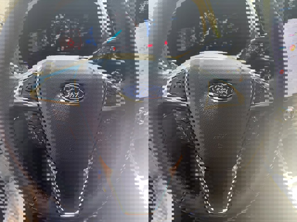 Used 2024 Ford Edge SEL w/ Convenience Package image 16