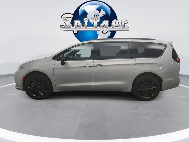 New 2026 Chrysler Pacifica Limited image 6