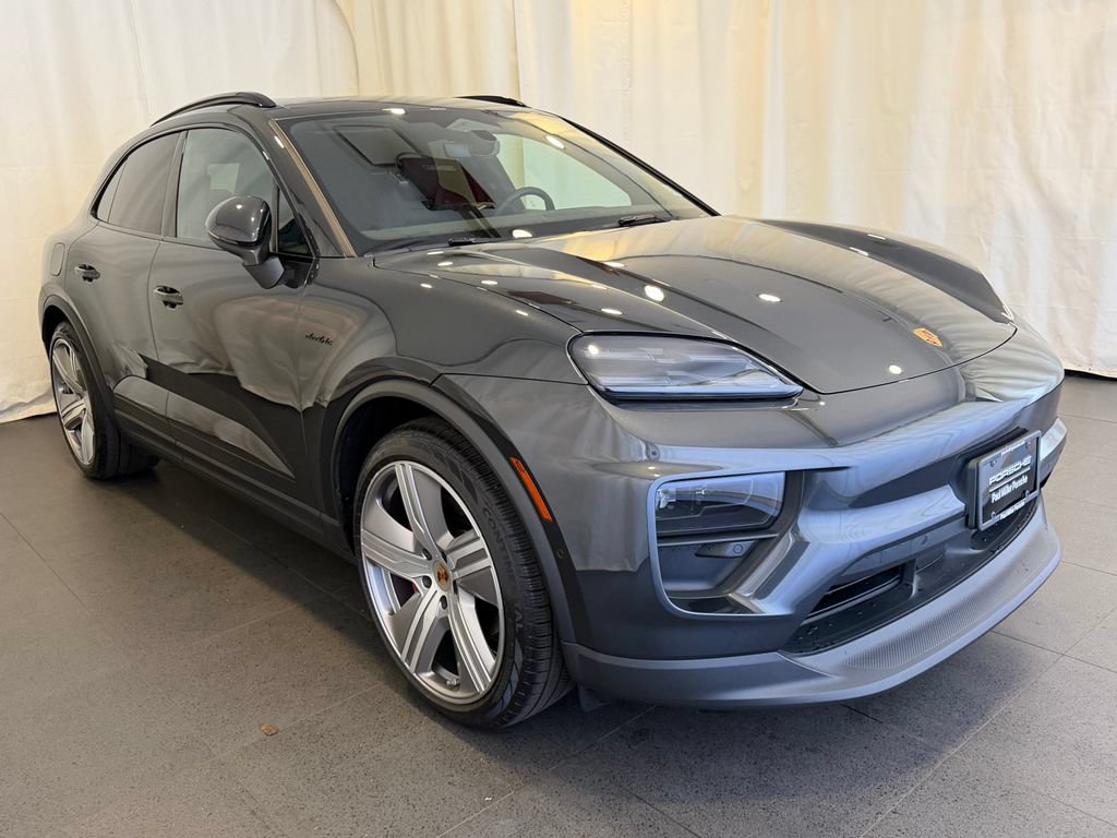 Certified 2025 Porsche Macan 4S Electric AWD/4WD image 7