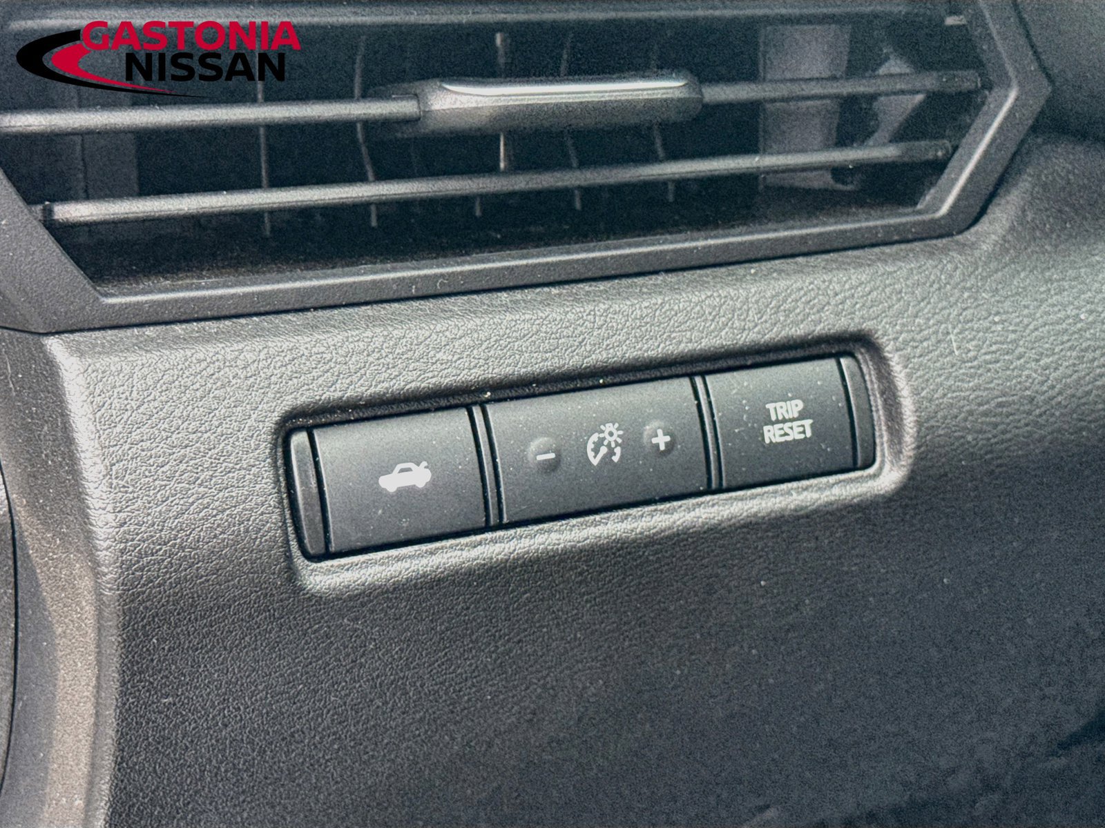 Used 2024 Nissan Altima 2.5 SV FWD image 13