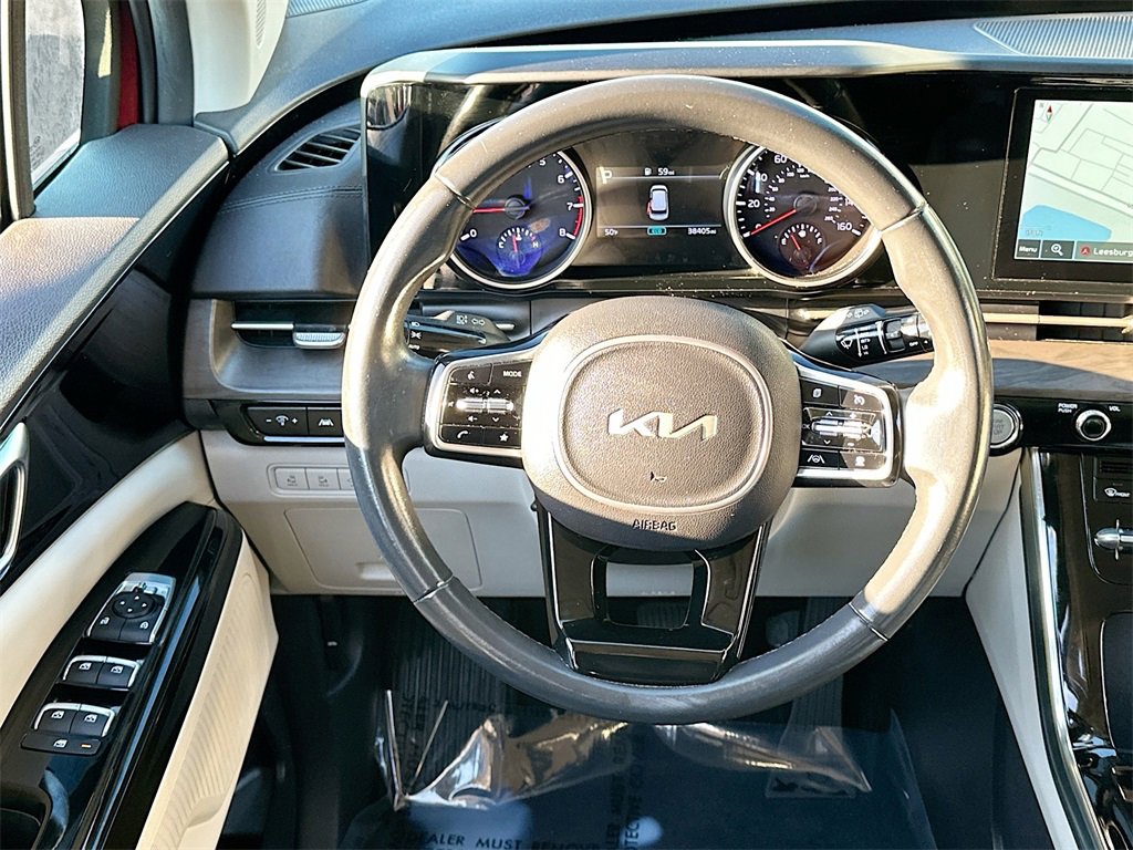 Used 2022 Kia Carnival EX image 22