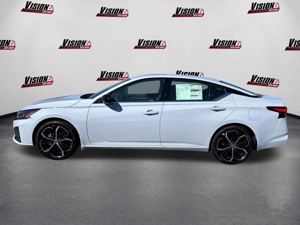 New 2025 Nissan Altima 2.5 SR image 8