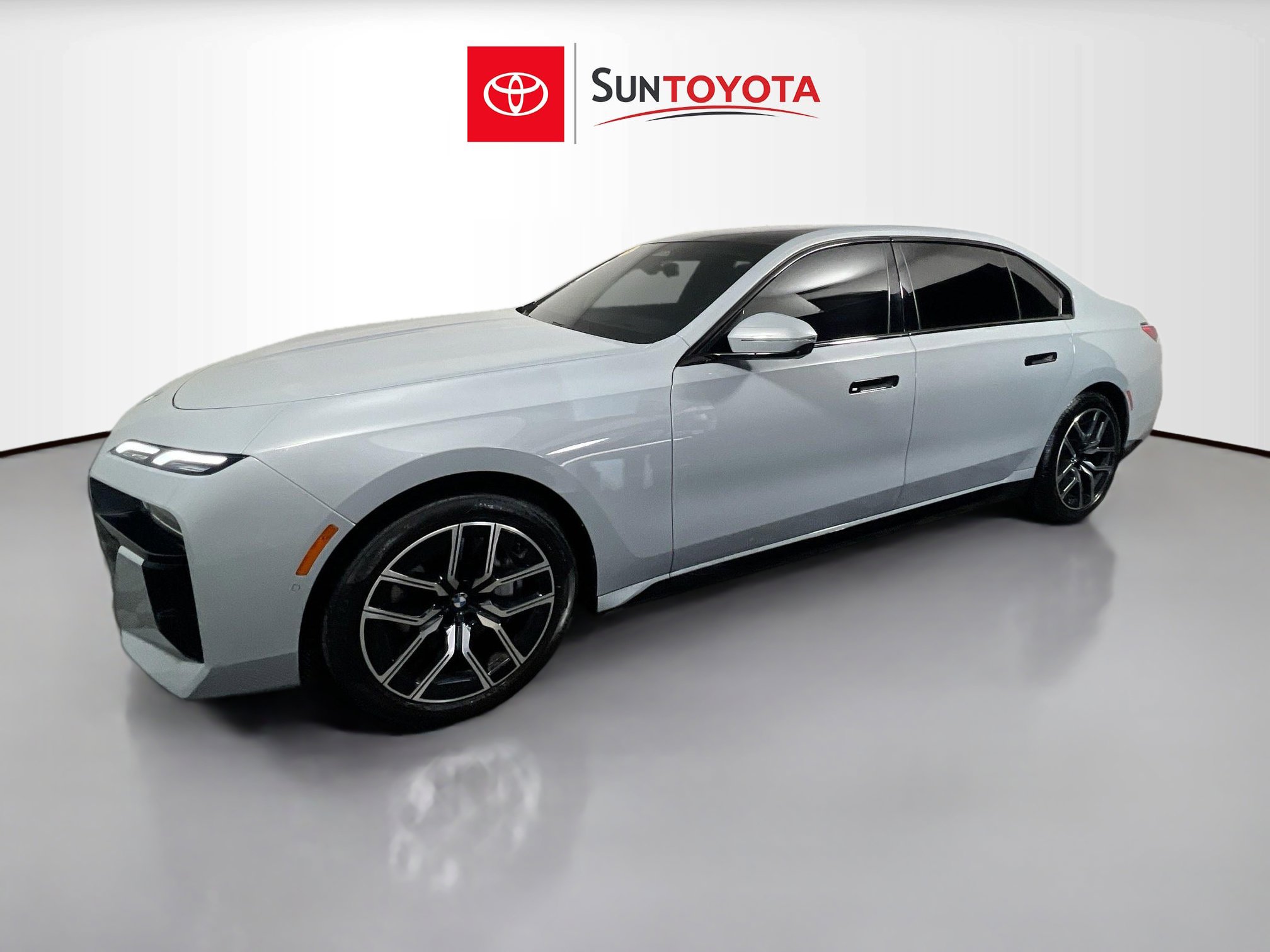 Used 2024 BMW 740i RWD image 9